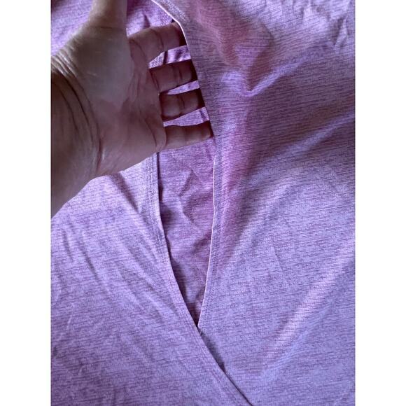 Under Armour Loose pink T-shirt with opening in back, women's size 1X - Picture 7 of 10